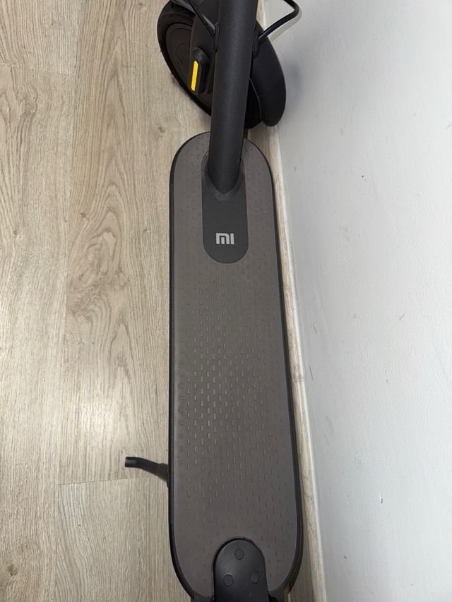 Xiaomi Mi Electric Scooter Essential