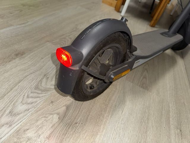 Xiaomi Mi Electric Scooter Essential