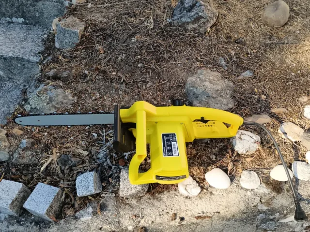 Motosierra Eléctrica YT4334-01