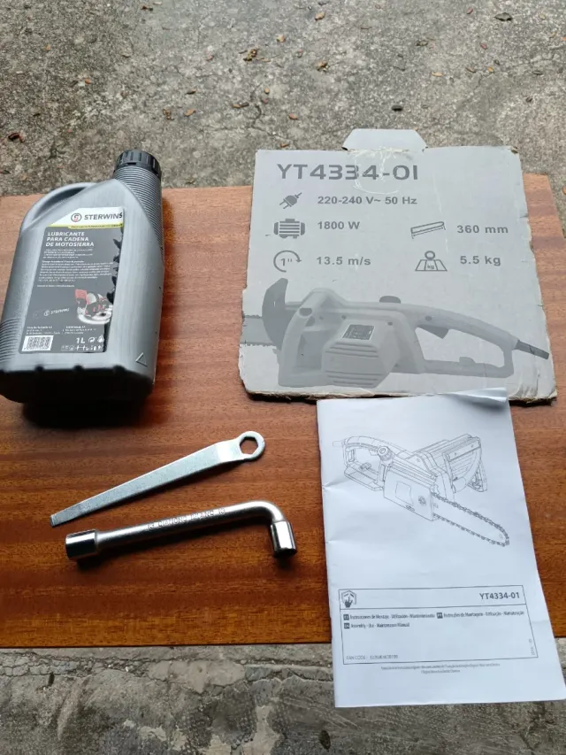 Motosierra Eléctrica YT4334-01