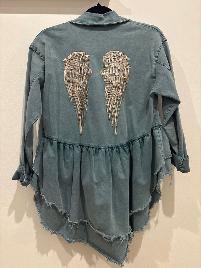 Chaqueta vaquera con volantes