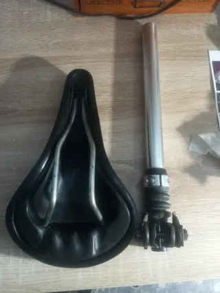 Sillín SMP con tija de suspensión