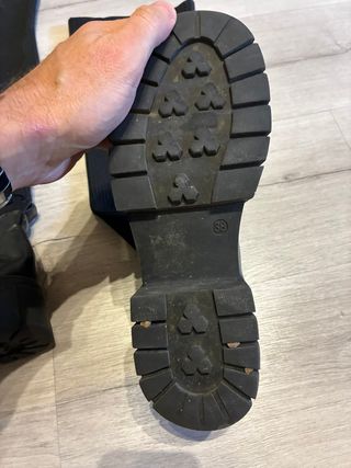 Botas altas negras con suela track