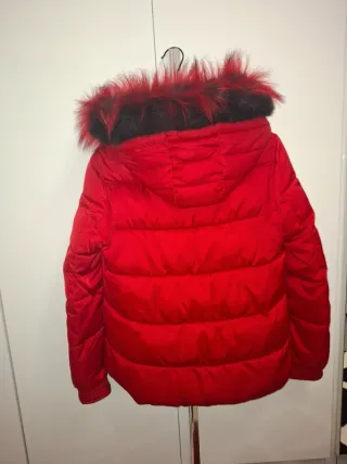 Guess Giubbotto Rosso con Cappuccio