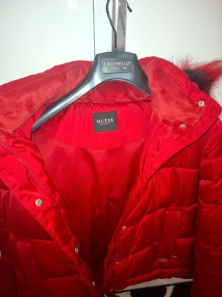 Guess Giubbotto Rosso con Cappuccio