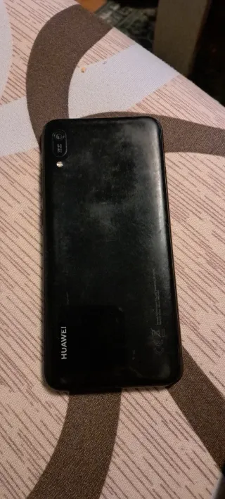 Huawei 32GB Y6....5...