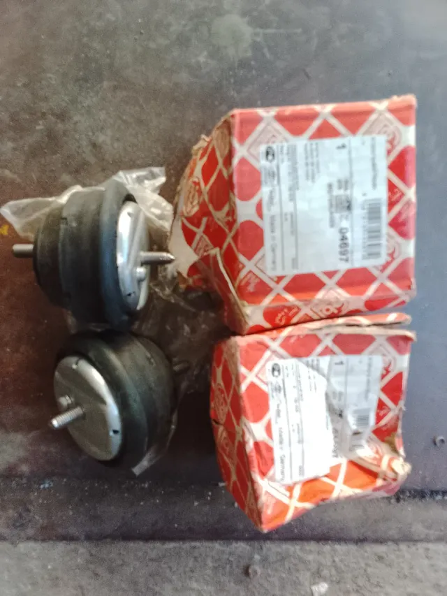 2 Tacos de motor BMW E34