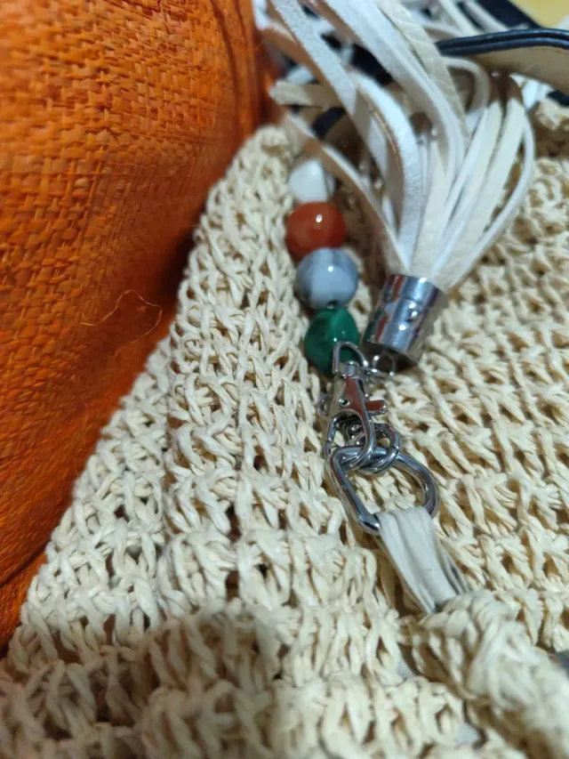 Lote sorpresa de moda y accesorios. 2'80 kg.