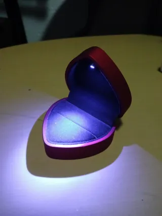 Caja Corazón Rojo con foco para Anillo