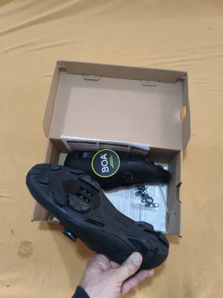 Zapatillas Ciclismo Shimano SH-XC 300 NUEVAS. N°43