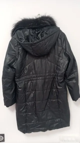 Chaquetón mujer negro con capucha