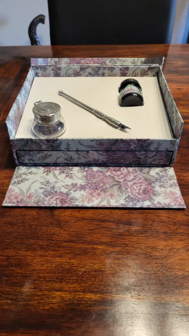 Estilográfica antigua Le Stile con tintero