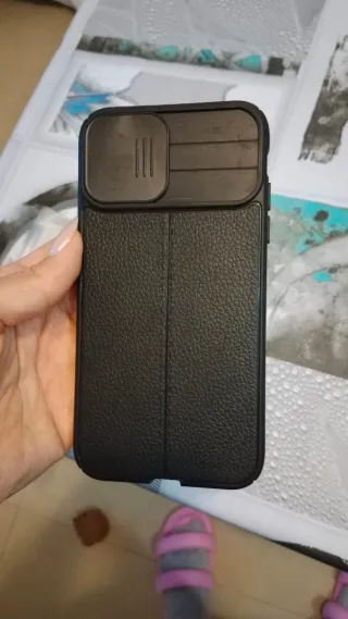 Custodia iPhone 11 Nera con Copertura Fotocamera