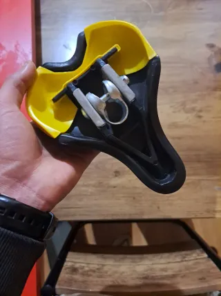 Sillín de bicicleta negro