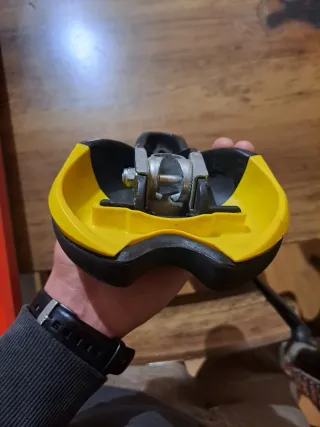 Sillín de bicicleta negro