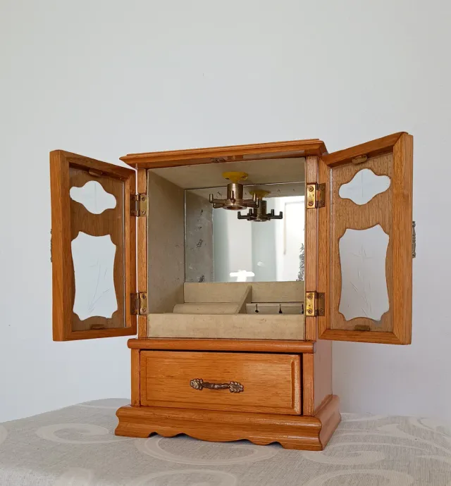 Joyero madera y cristal tallado