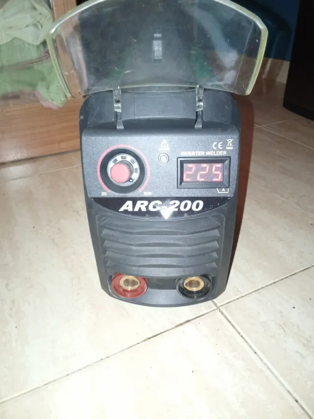 Soldador Inverter ARC-200 200A