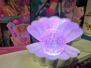 Lampada conchiglia trasparente e bianca