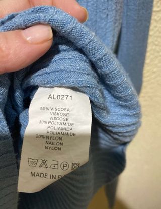 Jersey azul cuello con botones