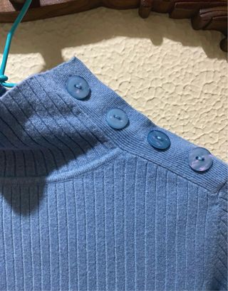 Jersey azul cuello con botones