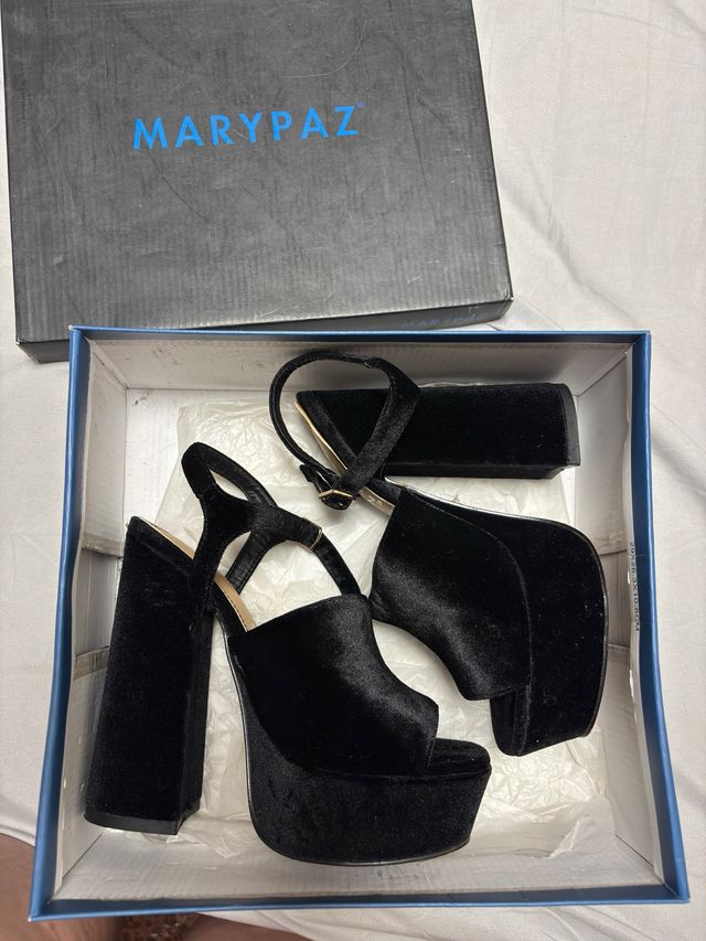 Zapatos de tacón MARYPAZ negros