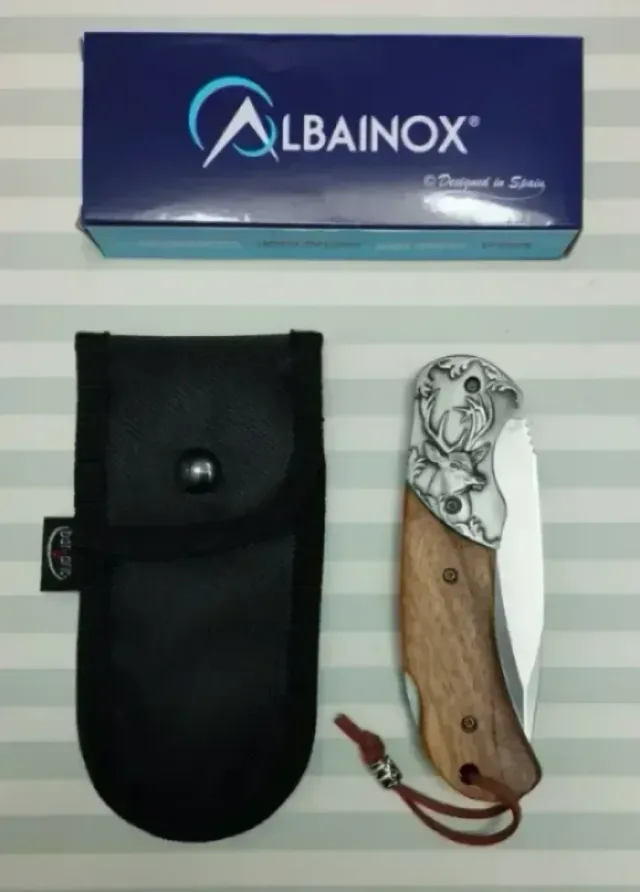 REBAJADA CON FUNDA DE REGALO. MADERA VIROLA CIERVO