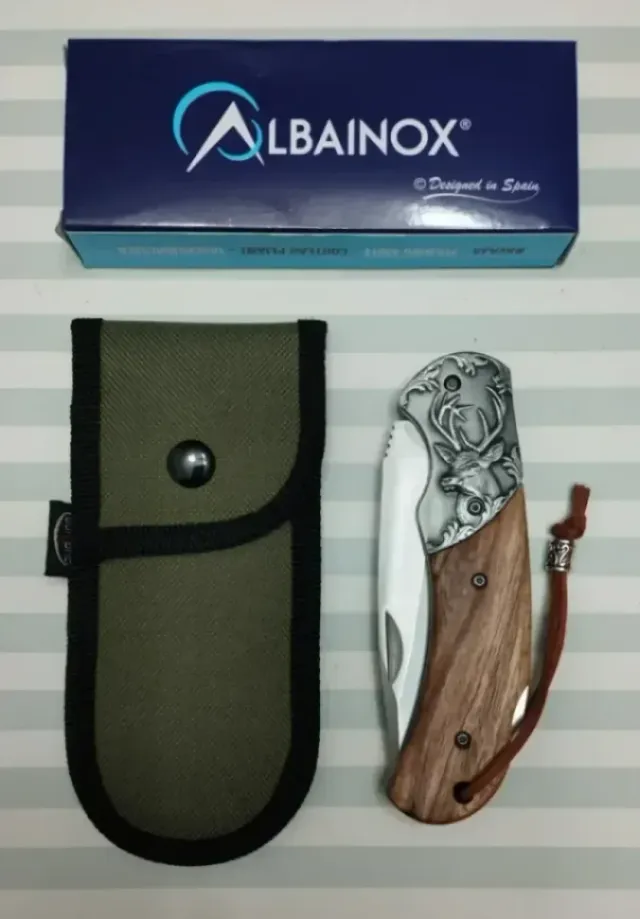 REBAJADA CON FUNDA DE REGALO. MADERA VIROLA CIERVO