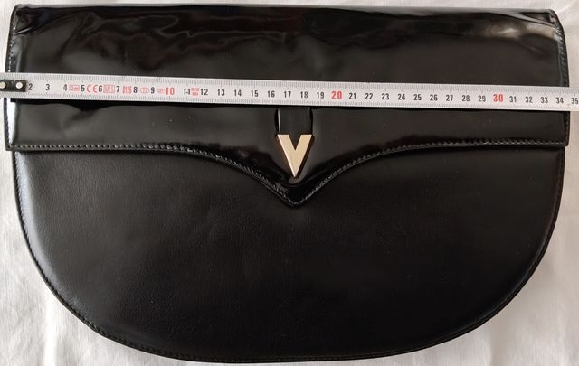 Borsa a spalla in pelle nera con logo V