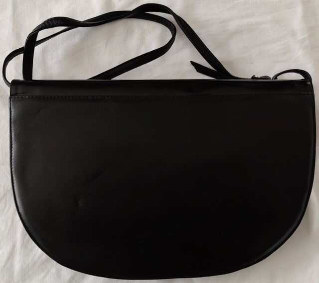 Borsa a spalla in pelle nera con logo V