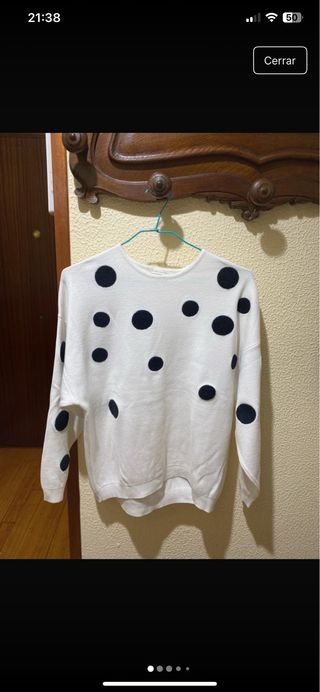 Jersey blanco con lunares negros