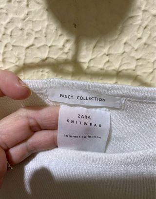 Jersey blanco con lunares negros