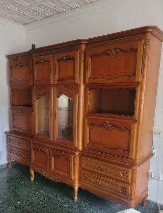 Mobile in legno ciliegio con vetrina e cassetti