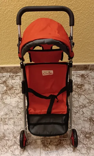 Carrito de muñecas rojo