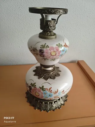 Lámpara de mesa antigua