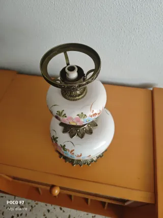 Lámpara de mesa antigua