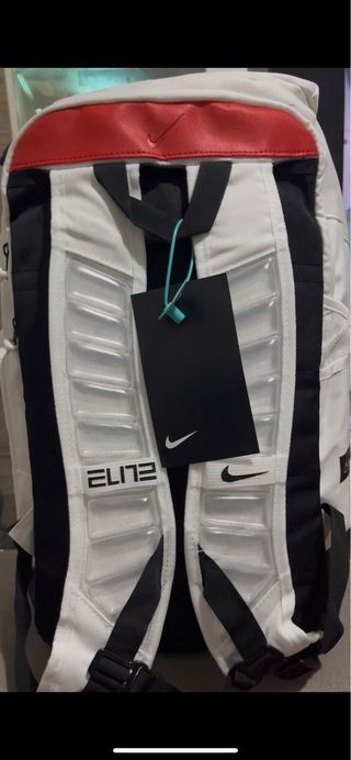 Mochila Nike Elite Blanca y Roja