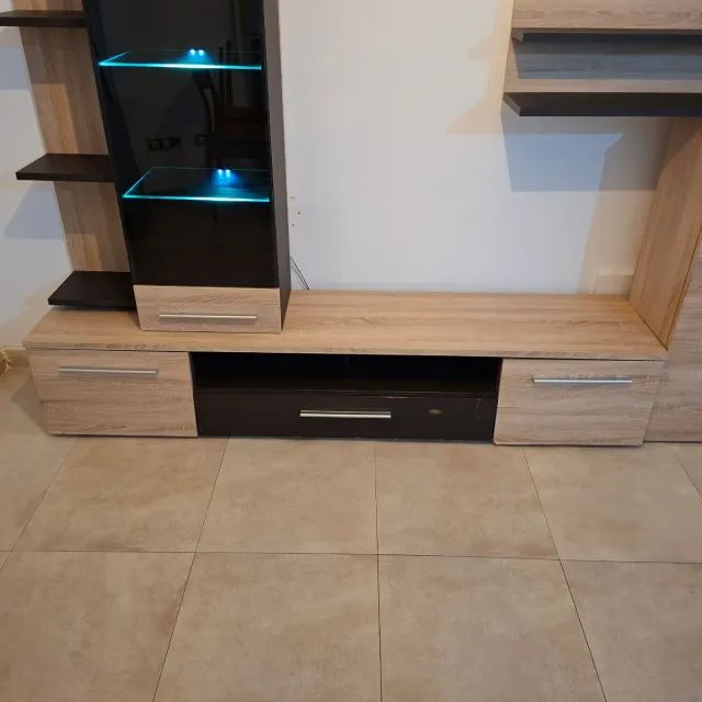 Mueble salón comedor con vitrina y luces LED