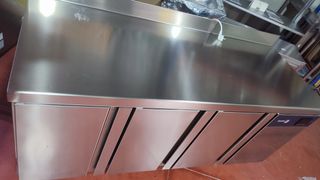 Mesa refrigerada o bajomostrador FAGOR 3 PUERTAS