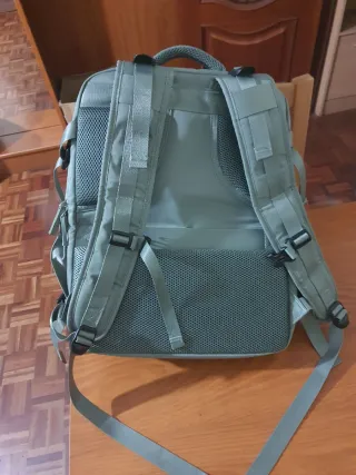 Mochila de viaje nueva verde oliva