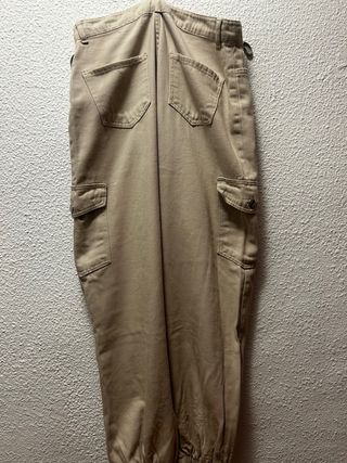 Pantalones cargo beige mujer sin usar