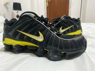 Zapatillas Nike Shox Negro y Amarillo