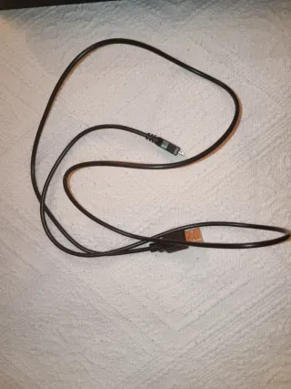 Sony PS4 Negra + 3 Mandos