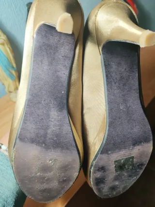 Zapatos Esther Méndez dorados