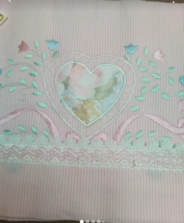 Copriletto leggero con cuore floreale