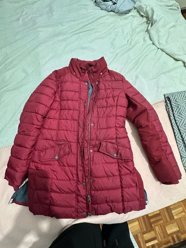 Abrigo acolchado rojo