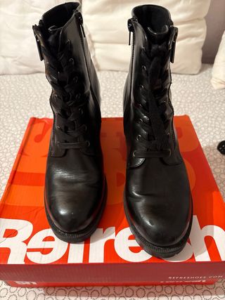 Botines Refresh negros con cordones y cremallera