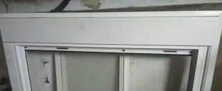 Ventana aluminio con mosquitera y persiana