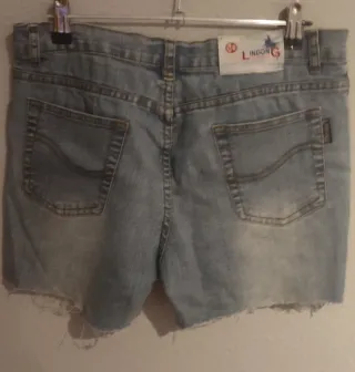 Pantalones cortos vaqueros desgastados