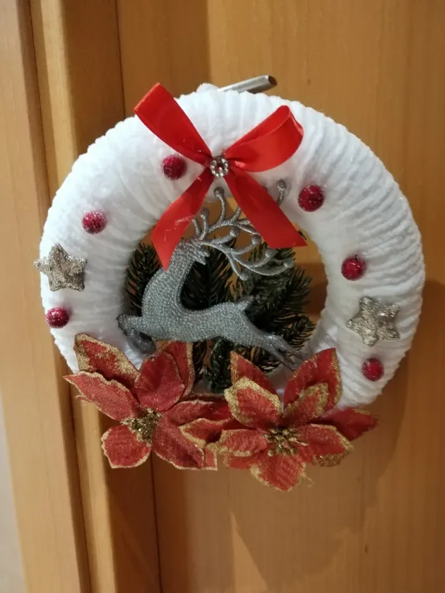 Corona de puerta hecha a mano