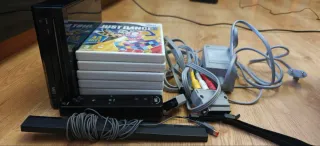 Nintendo Wii Preta c/ 2 Comandos e Jogos